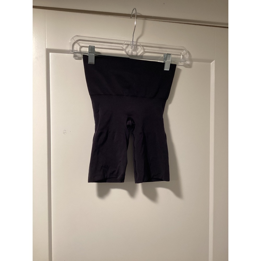 SKIMS Sculpting Short Mid Thigh Onyx Black High Waisted Shapewear Size M